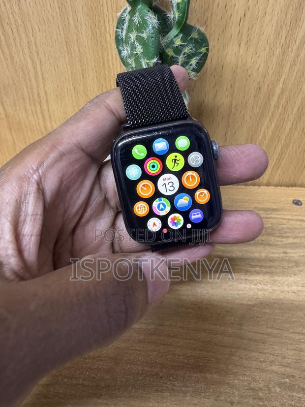 Apple Watch Series 6 - thumbnail 3
