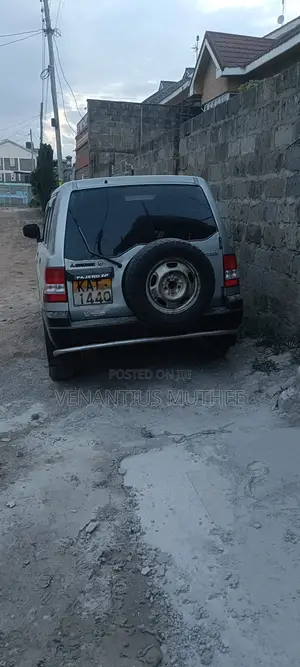 Mitsubishi Pajero Junior 1998 Silver
