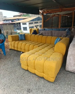 Mustard Yellow Bubble Seat 6 Seater With Curved Design