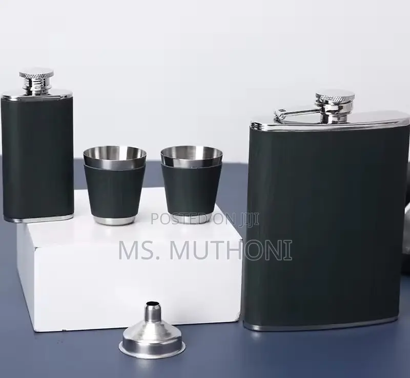Executive Leather Whiskey Flask Gift Set