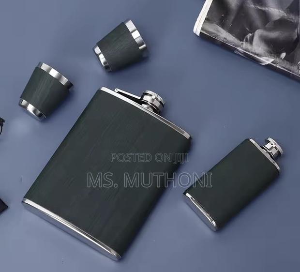 Executive Leather Whiskey Flask Gift Set - thumbnail 3