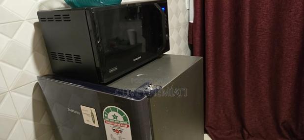 Samsung Microwave - thumbnail 2
