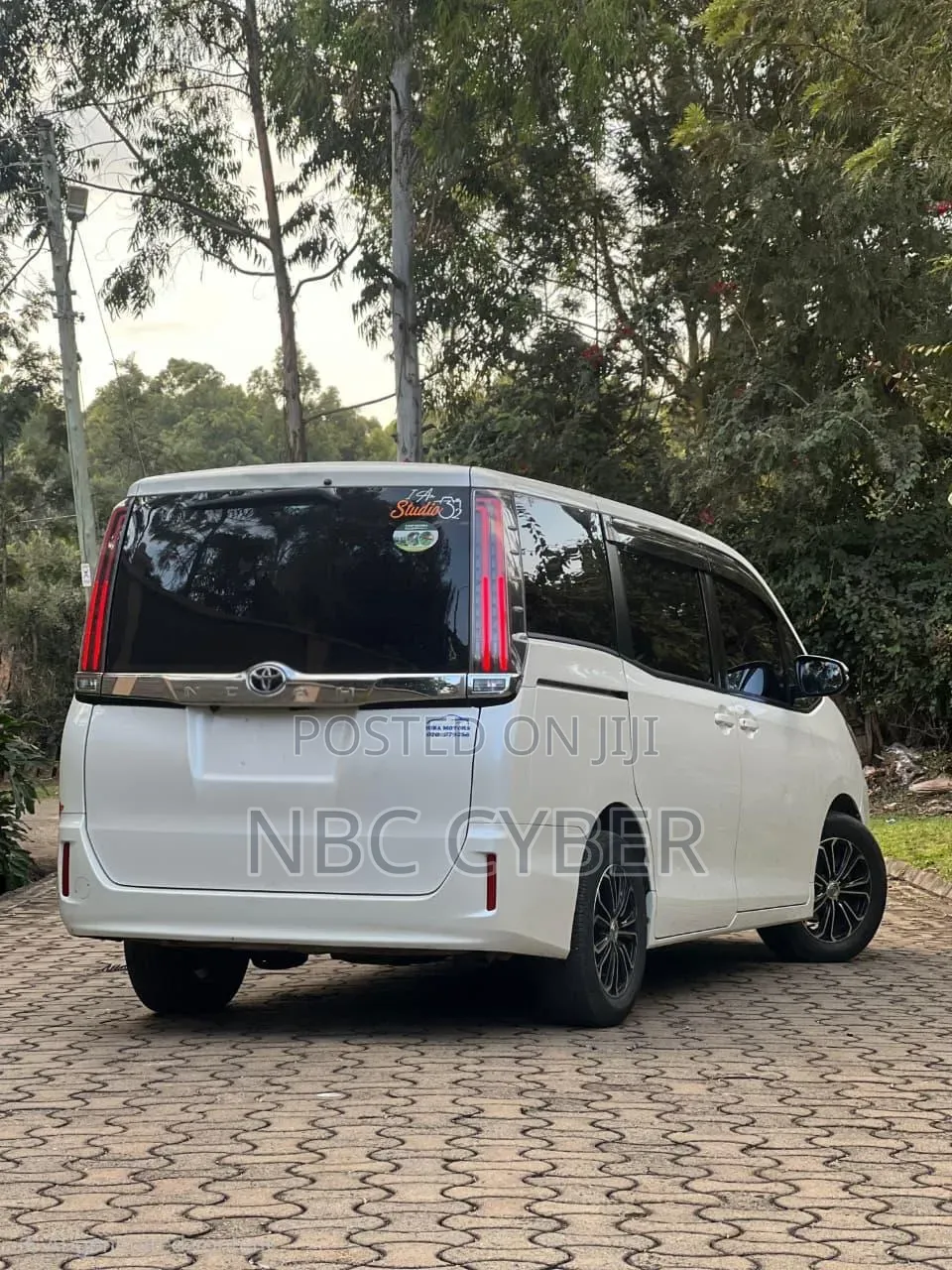 Toyota Noah 2019 White