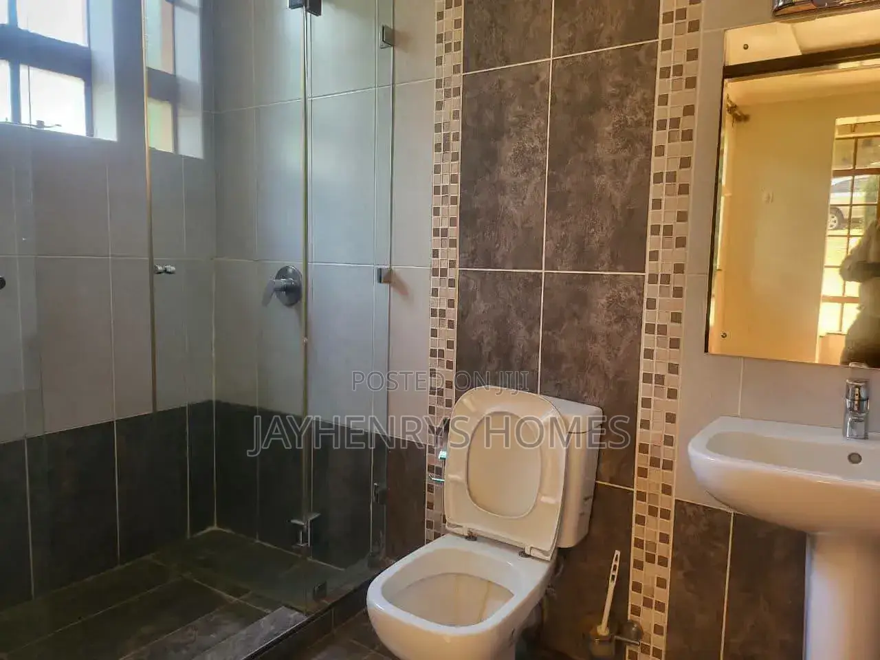 4bdrm House in Rosslyn for rent
