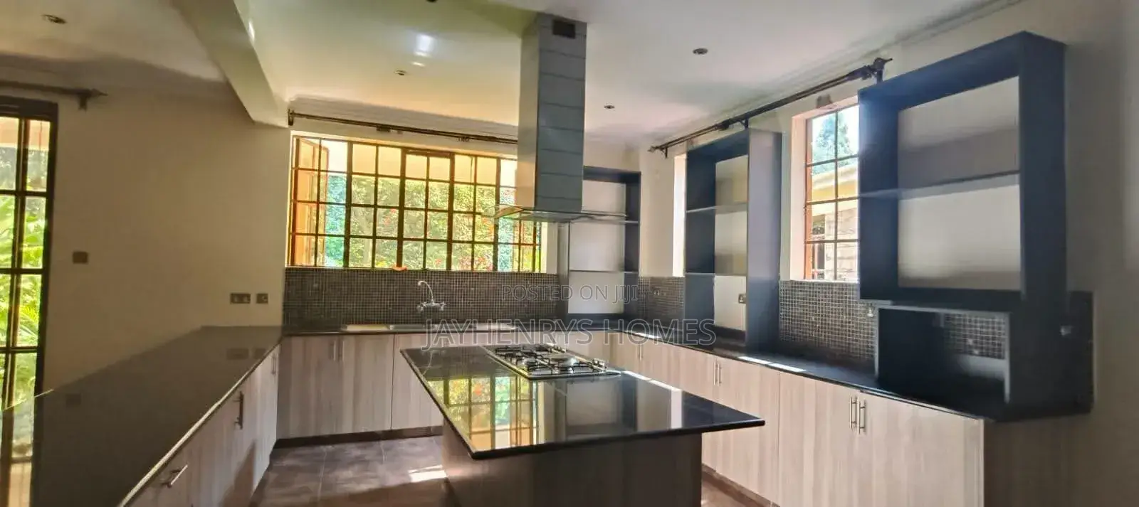 4bdrm House in Rosslyn for rent