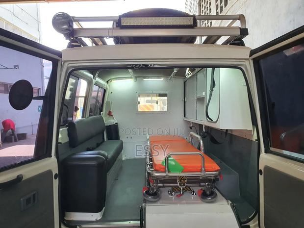 Hiace Conversion Into an Ambulance - thumbnail 4
