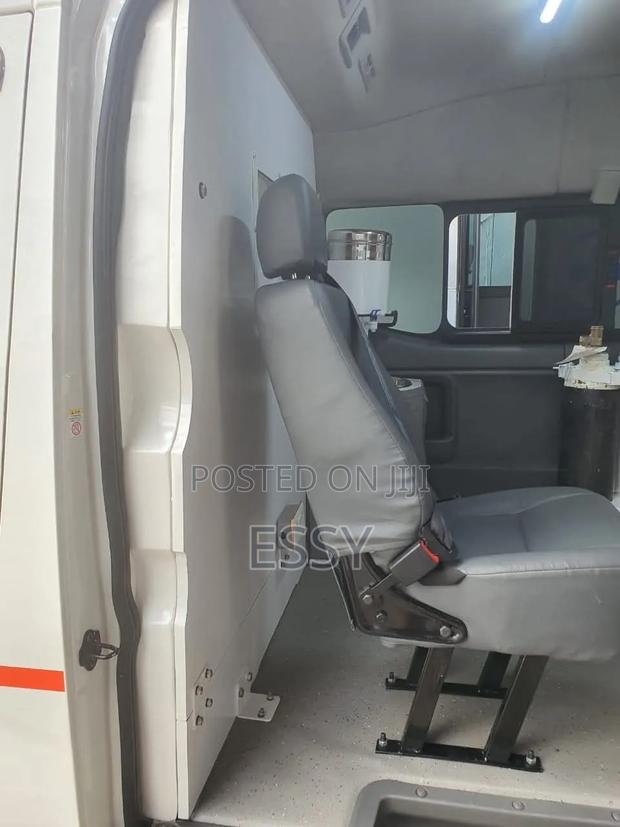 Hiace Conversion Into an Ambulance - thumbnail 8