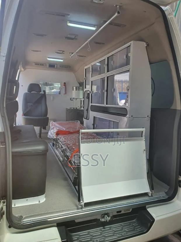 Hiace Conversion Into an Ambulance - thumbnail 9
