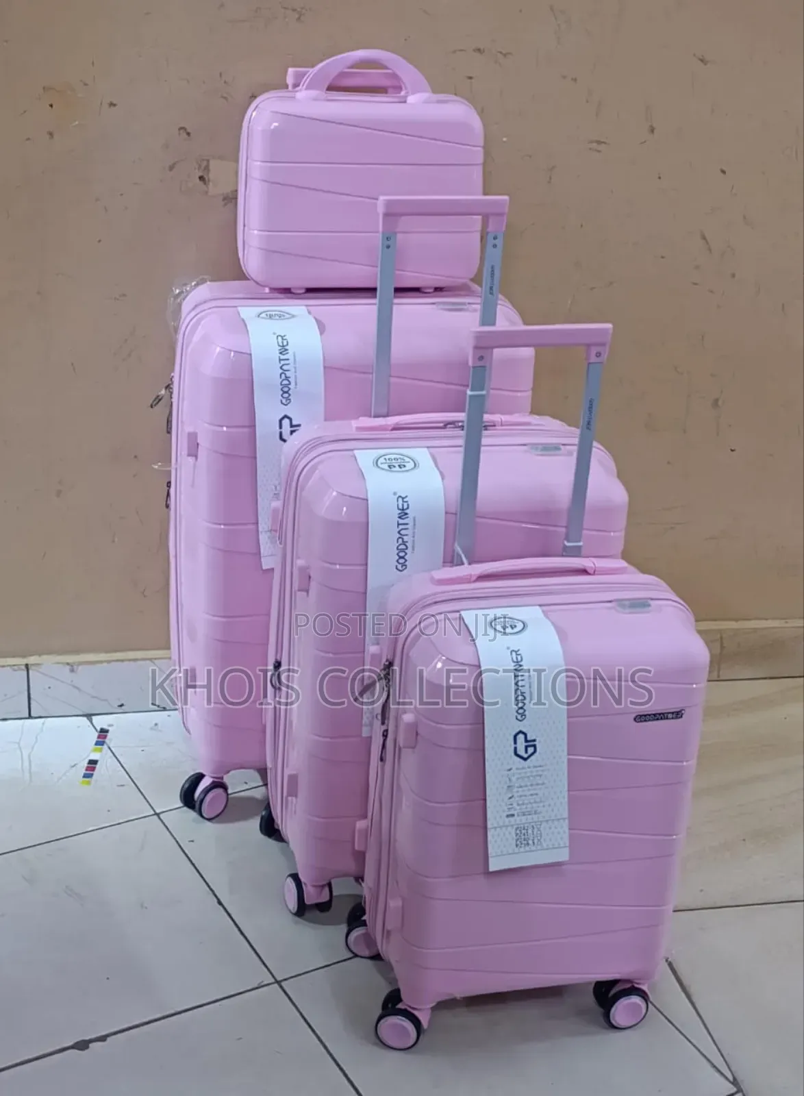 4 in 1 Luxurious Unbreakable Suitcase