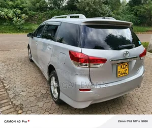 Toyota Wish 2010 Silver