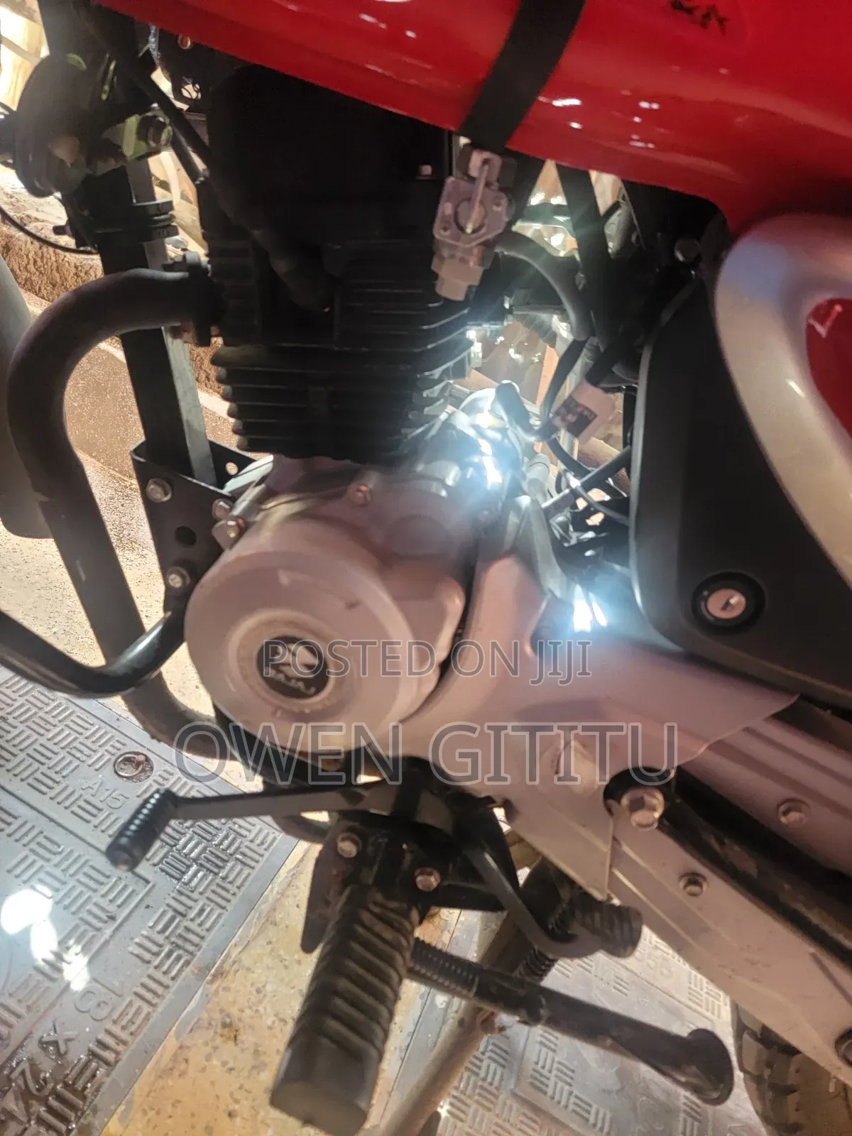 Bajaj Boxer 2026 Red