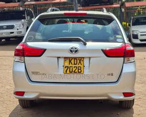 Toyota Corolla Fielder 2018 Silver