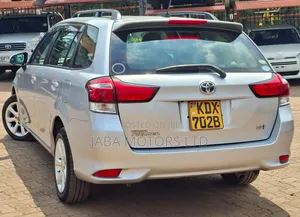 Toyota Corolla Fielder 2018 Silver