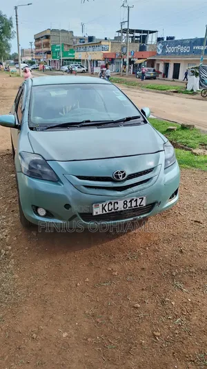 Toyota Belta 2011 Green