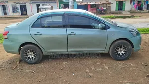 Toyota Belta 2011 Green