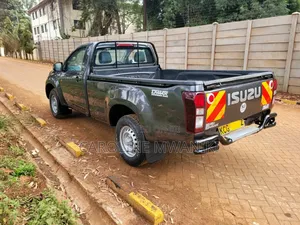 Isuzu D-MAX 2015 Gray
