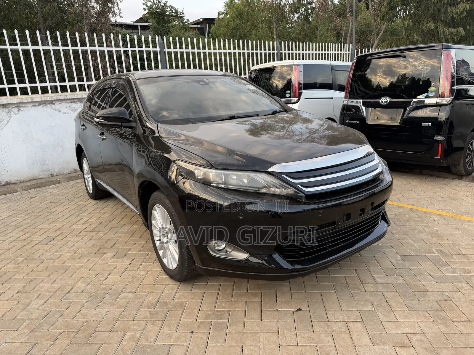 Toyota Harrier 2.0 4WD 2015 Black