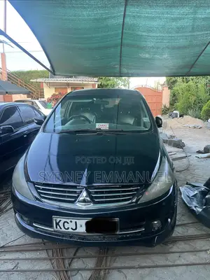 Mitsubishi Grandis 2.4 Intense 2008 Black