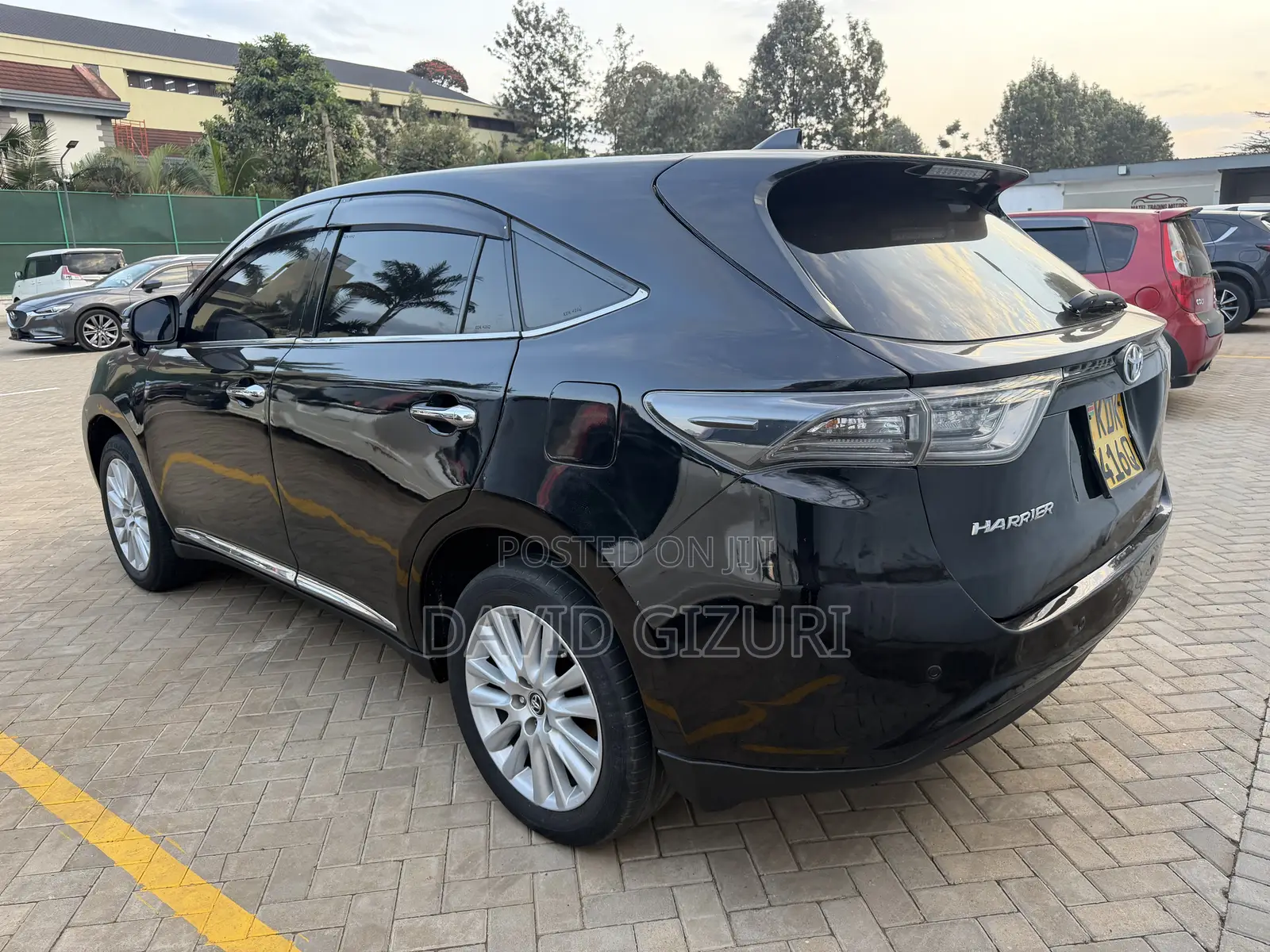 Toyota Harrier 2.0 4WD 2015 Black