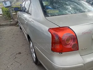 Toyota Avensis 2.0 VVT-i Sol 2006 Silver