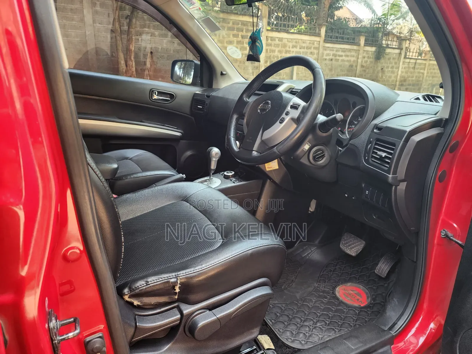 Nissan X-Trail 2.5 Petrol 4x4 SE 2010 Red