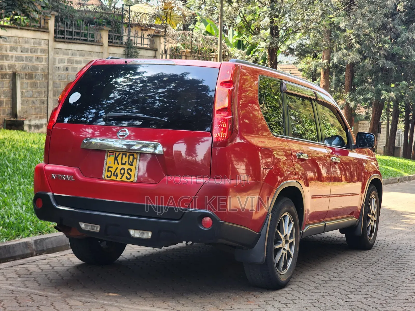 Nissan X-Trail 2.5 Petrol 4x4 SE 2010 Red