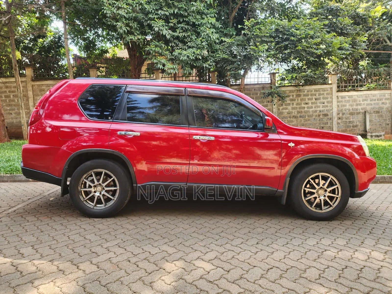Nissan X-Trail 2.5 Petrol 4x4 SE 2010 Red