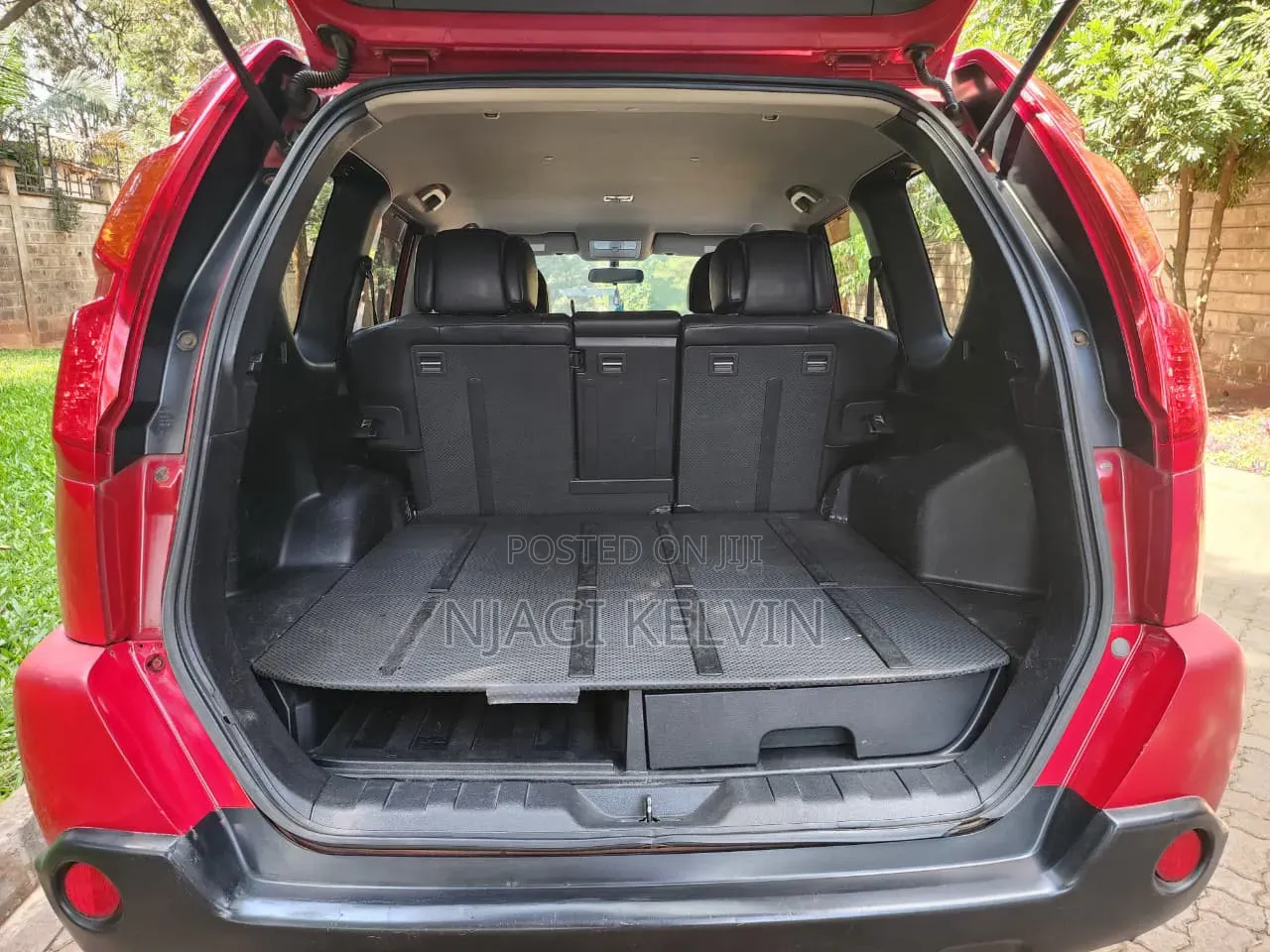 Nissan X-Trail 2.5 Petrol 4x4 SE 2010 Red