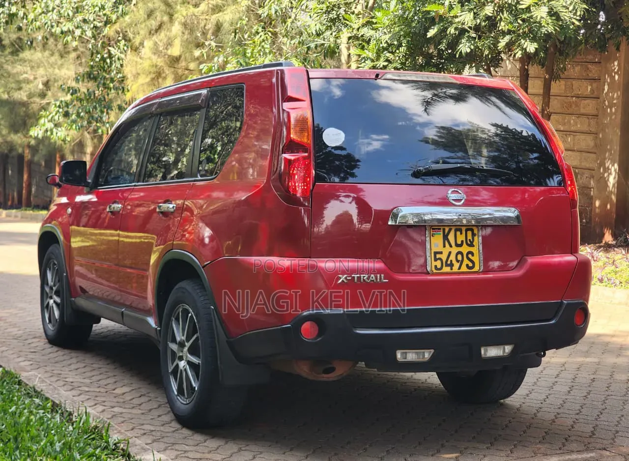 Nissan X-Trail 2.5 Petrol 4x4 SE 2010 Red