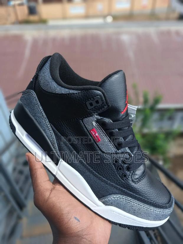 Air Jordan 3 "Levi's" - thumbnail 3