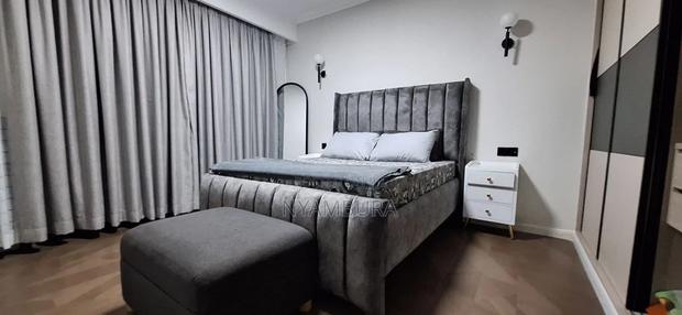 Charcoal Gray 5x6 Queen Platform Bed