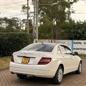 Mercedes-Benz C200 2009 White