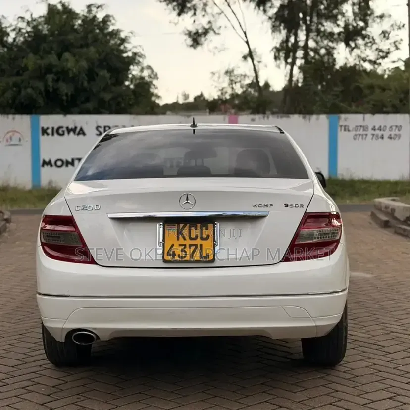 Mercedes-Benz C200 2009 White