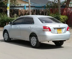 Toyota Belta 2006 Silver