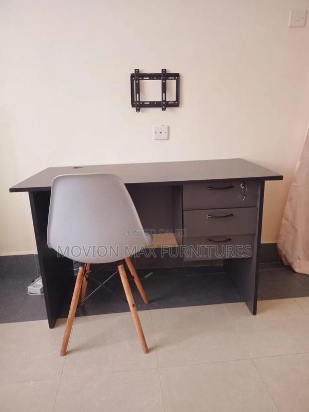 Office Chair With Table - main view