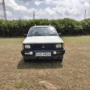 Mitsubishi L200 2005 White