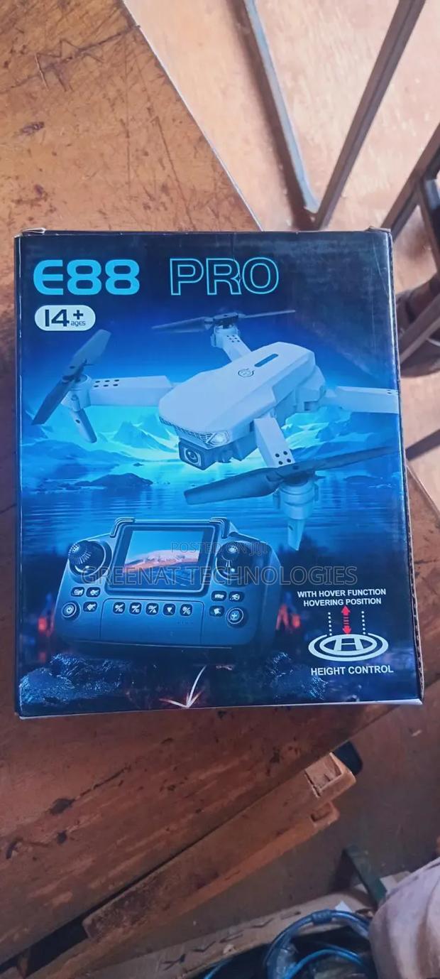 E88 Pro Foldable Drone - thumbnail 2
