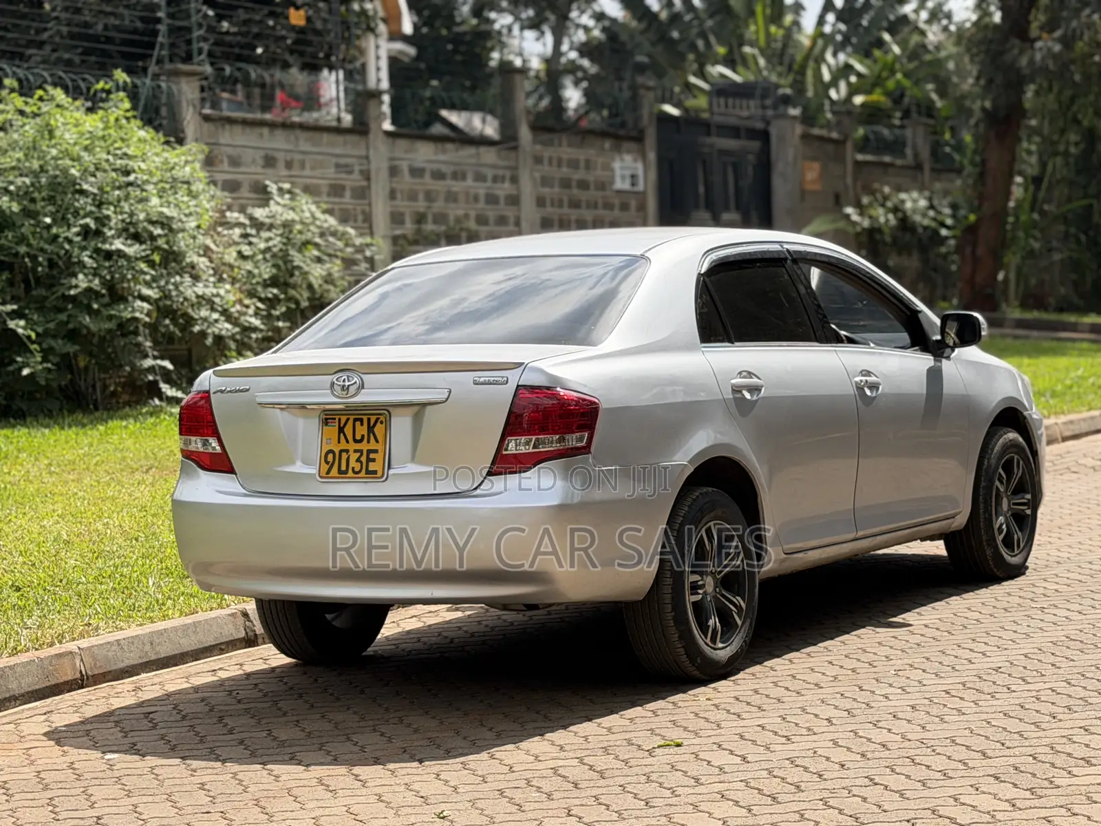 Toyota Axio 2010 Silver