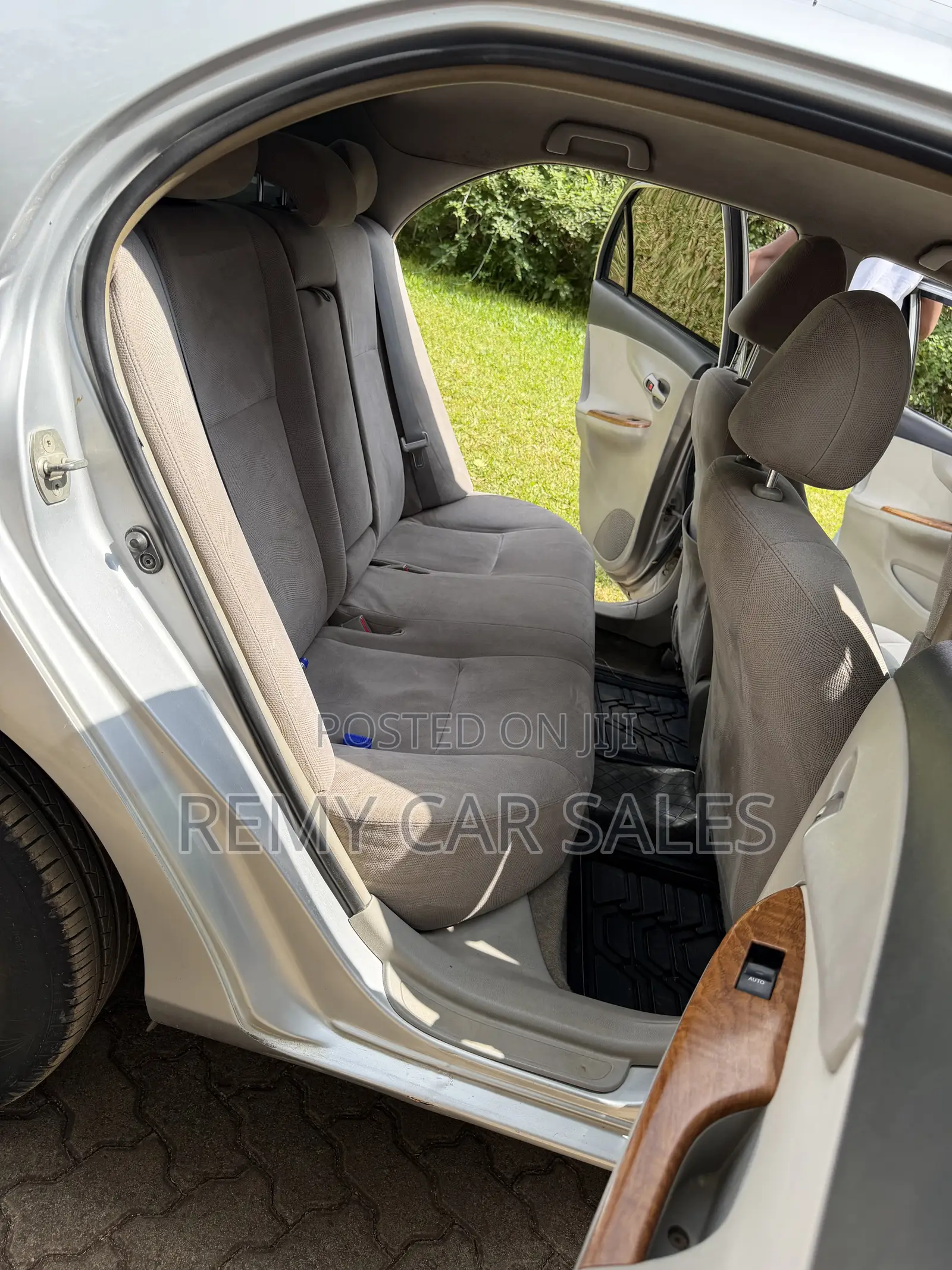 Toyota Axio 2010 Silver
