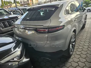 Porsche Cayenne 2022 White
