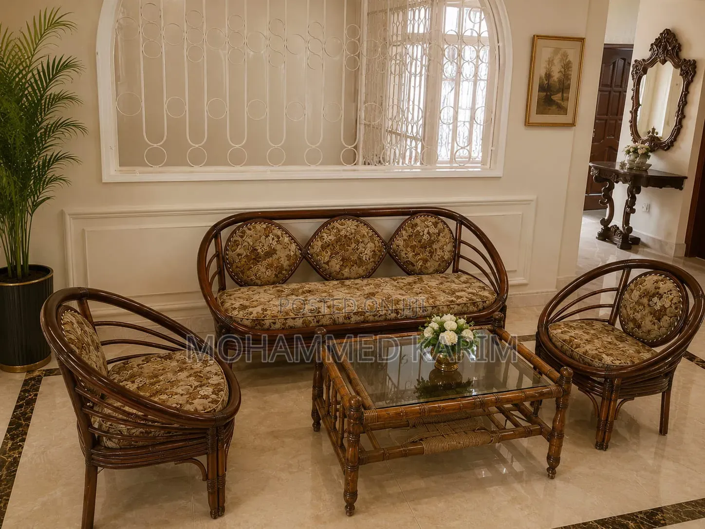Indoor Umbrella Shape Wooded Sofa