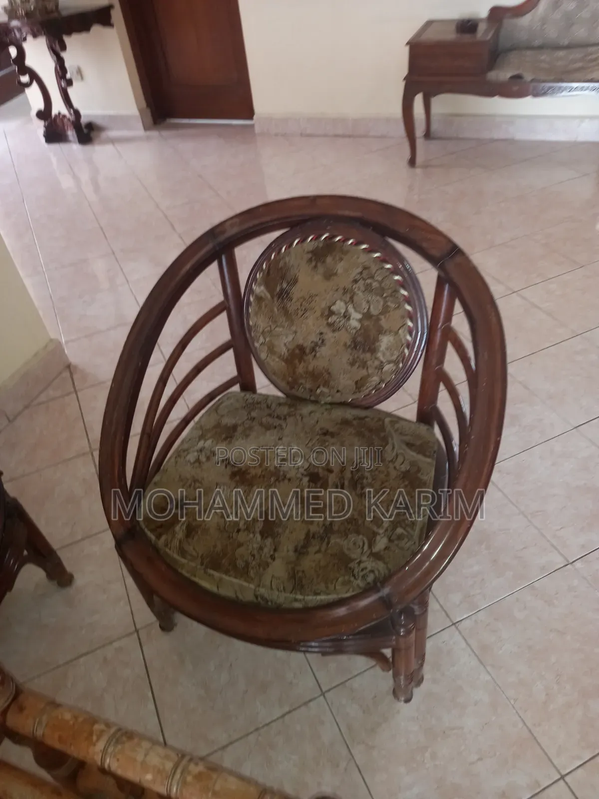 Indoor Umbrella Shape Wooded Sofa