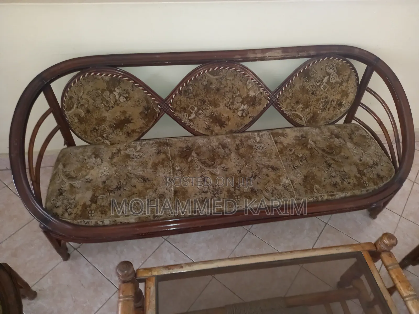 Indoor Umbrella Shape Wooded Sofa