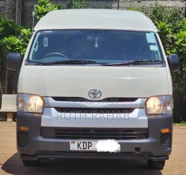 Toyota HiAce 2023 White