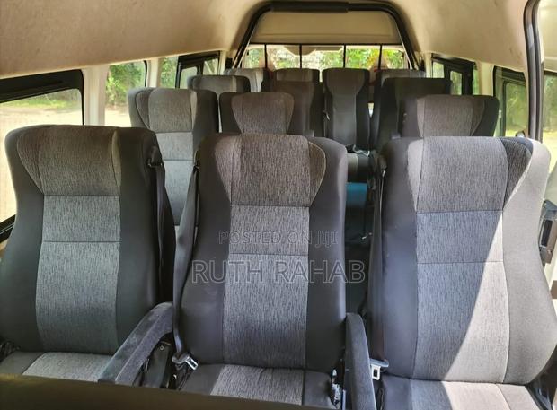 Toyota HiAce 2023 White - thumbnail 6