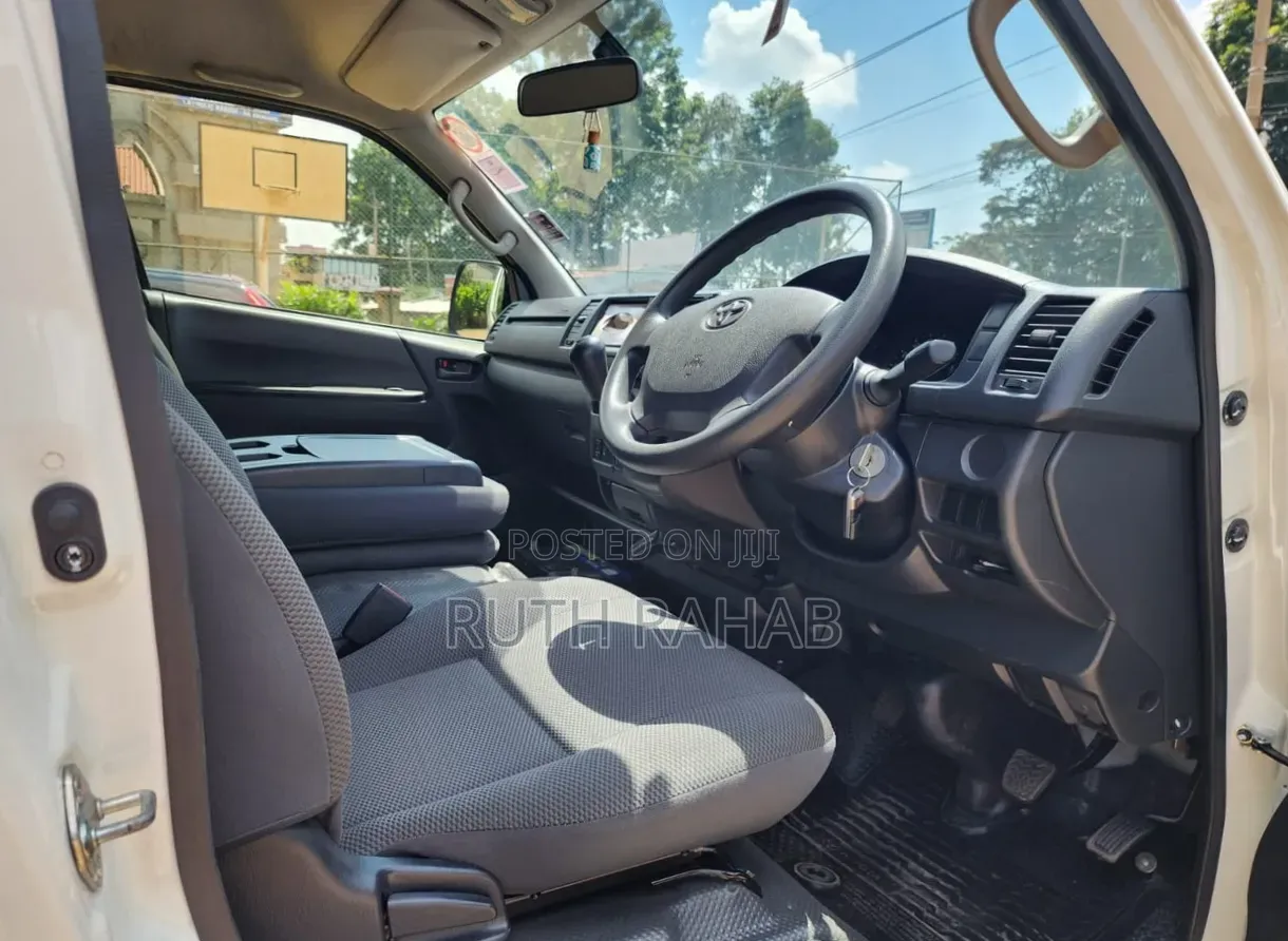 Toyota HiAce 2023 White