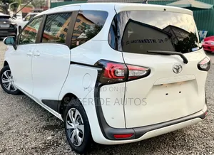 Toyota Sienta 2020 White