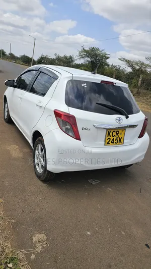 Toyota Vitz 2012 White