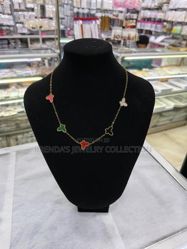Gold Clover Necklace - thumbnail 2