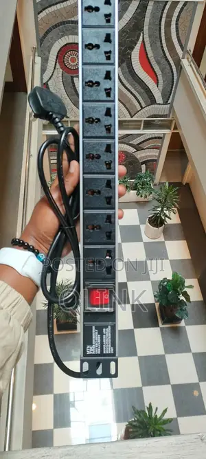 MTN 8 -Way Uk Plug Pdu Bkack